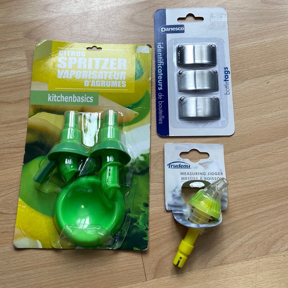 Lot of kitchen items.
